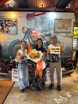 biker-cafe-April-25